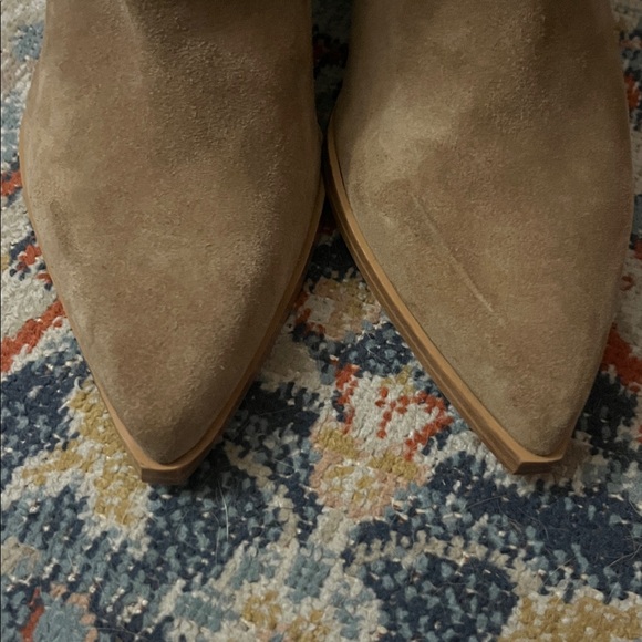 Marc Fisher Oshay tan suede ankle booty size 10 - Picture 8 of 11